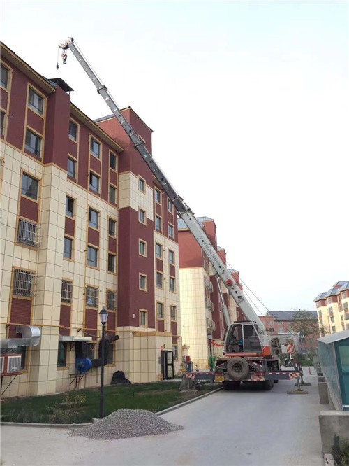 高港区跨街广告牌的高空安装注意事项