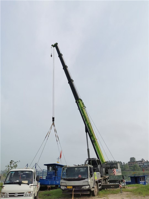 高港区桥梁建设吊装案例